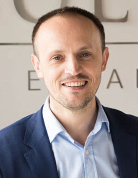 What Can You Tell From A Wine Label? An Expert Explains