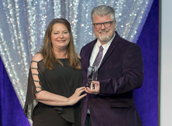 Anna McFarland Accepts 2018 Paragon Award